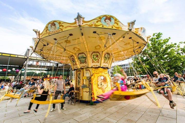 Nostalgische zweefmolen attractie